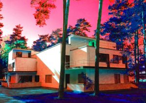 11.11.2019 Manufakturen-Blog-PopArt-Projekt: Meisterhaus Kandinsky/Klee, rot - basierend auf einem Foto des Meisterhauses in Dessau anlässlich '100 Jahre Bauhaus Weimar' im Jahr 2019 (Foto: Wigmar Bressel)