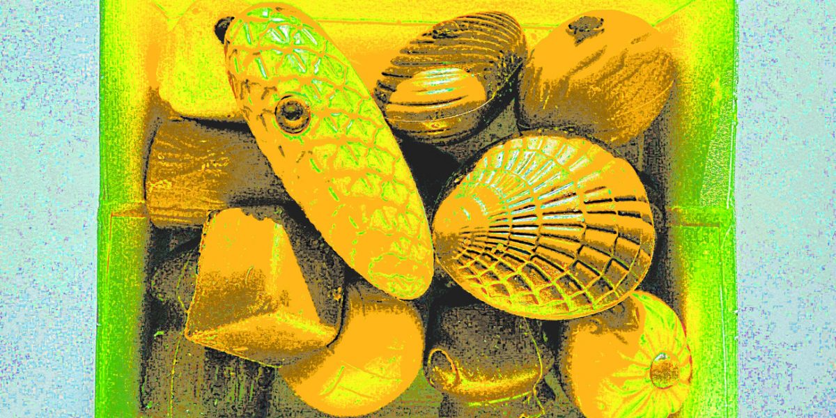 01.12.2022 Manufakturen-Blog-PopArt-Projekt: Zapfen, Muschel, karamell - basierend auf einem Foto einer Pralinenschachtel von der Schokoladenmanufaktur La Bohème aus Breda in Nord-Brabant; eine Geschenk von Tim Mureau... (Foto: Wigmar Bressel)