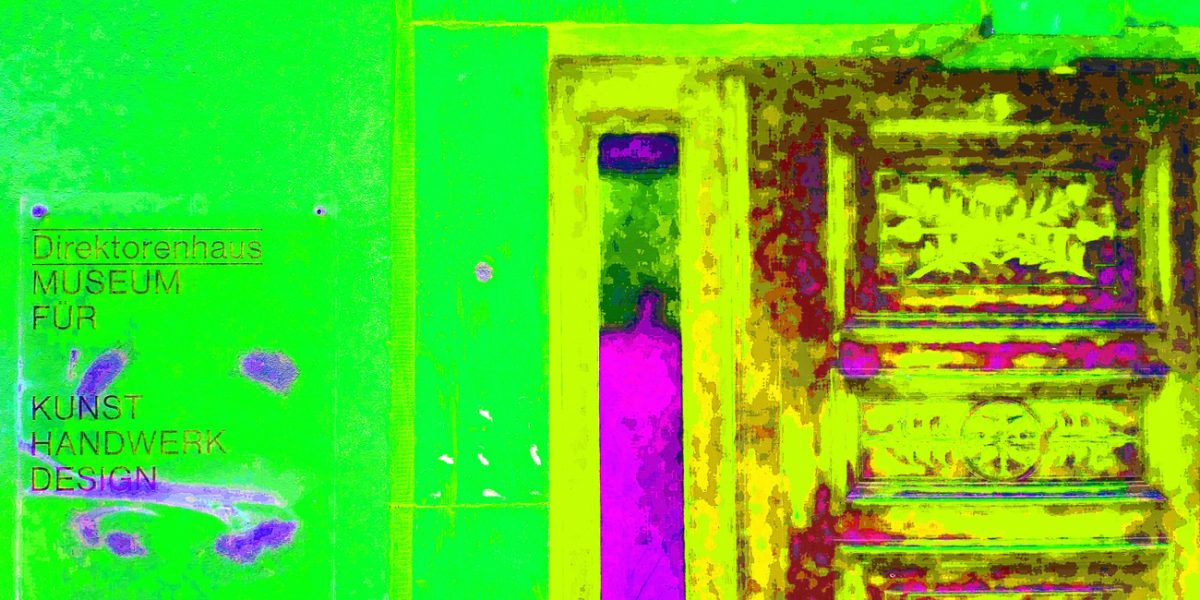 17.12.2022 Manufakturen-Blog-PopArt-Projekt: Direktorenhaus II, neongrün II - basierend auf einem Foto des Eingangsportals des 'Direktorenhaus - Museum für Kunst Handwerk Design', Ausstellungsort meines PopArt-Projekts im Jahr 2021 (Foto: Wigmar Bressel)