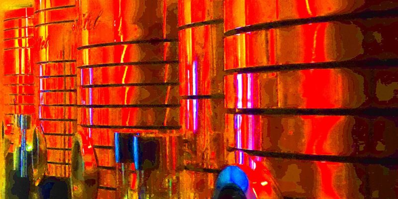 28.06.2022 Manufakturen-Blog-PopArt-Projekt: Destille, orange - basierend auf einem Foto von Martin Specht in der Emil Scheibel Schwarzwaldbrennerei (Bild: Wigmar Bressel)