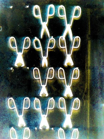 19.09.2019 Manufakturen-Blog-PopArt-Projekt: Scheren I, weiß - basierend auf einem Foto in der Glasmanufaktur Harzkristall (Foto: Wigmar Bressel)