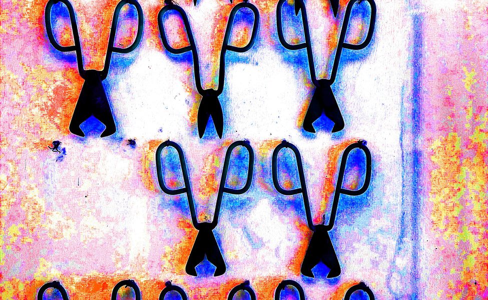 21.04.2021 Manufakturen-Blog-PopArt-Projekt: Scheren I, schwarz rot - basierend auf einem Foto in der Glasmanufaktur Harzkristall (Foto: Wigmar Bressel)