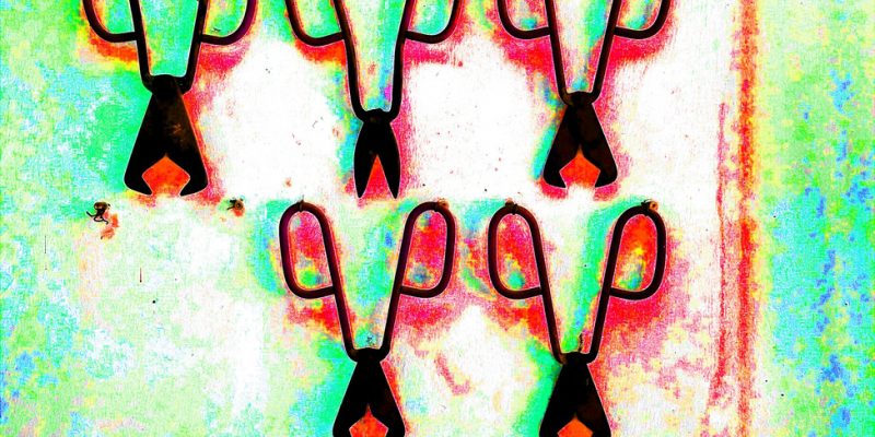 18.12.2022 Manufakturen-Blog-PopArt-Projekt: Scheren I, schwarz grün-rot - basierend auf einem Foto in der Glasmanufaktur Harzkristall (Foto: Wigmar Bressel)