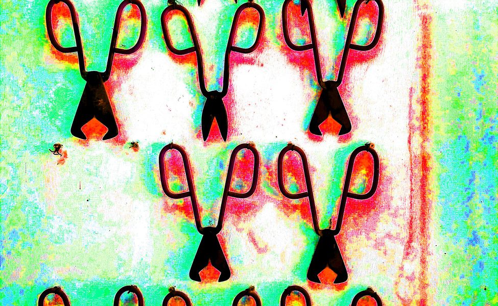 18.12.2022 Manufakturen-Blog-PopArt-Projekt: Scheren I, schwarz grün-rot - basierend auf einem Foto in der Glasmanufaktur Harzkristall (Foto: Wigmar Bressel)