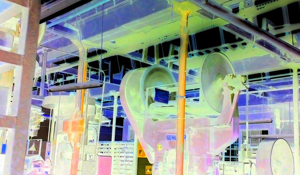 25.09.2019 Manufakturen-Blog-PopArt-Projekt: Die Presse, pastell - basierend auf einem Foto aus dem Maschinensaal, der Prägerei, bei der Besteckmanufaktur von Koch & Bergfeld in Bremen (Foto: Wigmar Bressel)
