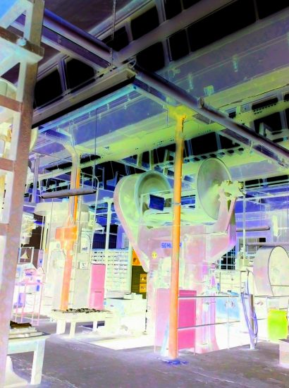 25.09.2019 Manufakturen-Blog-PopArt-Projekt: Die Presse, pastell - basierend auf einem Foto aus dem Maschinensaal, der Prägerei, bei der Besteckmanufaktur von Koch & Bergfeld in Bremen (Foto: Wigmar Bressel)