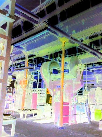 25.09.2019 Manufakturen-Blog-PopArt-Projekt: Die Presse, pastell - basierend auf einem Foto aus dem Maschinensaal, der Prägerei, bei der Besteckmanufaktur von Koch & Bergfeld in Bremen (Foto: Wigmar Bressel)