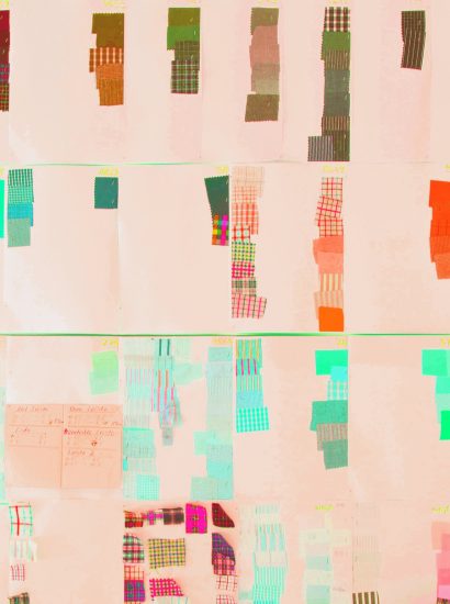 28.07.2022 Manufakturen-Blog-PopArt-Projekt: Abstrakt, lachsfarben - basierend auf einem Foto von Stoffmustern in der Hemdenmanufaktur von Campe & Ohff im hessischen Lauterbach (Grafik: Wigmar Bressel)