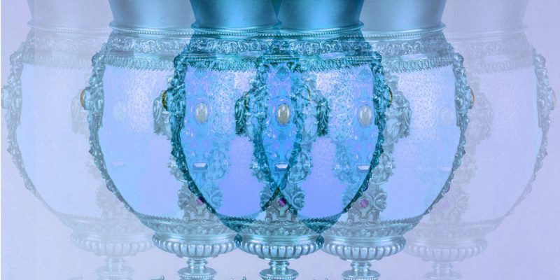 20.07.2022 Manufakturen-Blog-PopArt-Projekt: Straußenei-Pokal, flieder - basierend auf einem Foto von Michael Bahlo von Koch & Bergfelds Straußenei-Pokal aus dem 19. Jahrhundert, klassische Gründerzeit-Kunst... (Grafik: Wigmar Bressel)