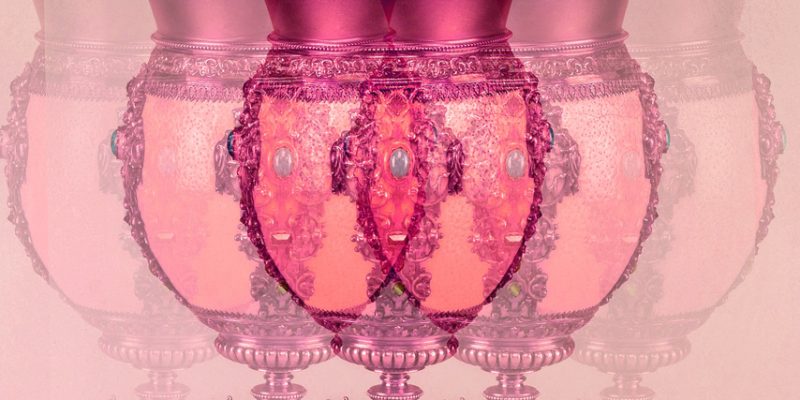 04.03.2023 Manufakturen-Blog-PopArt-Projekt: Straußenei-Pokal, rot - basierend auf einem Foto von Michael Bahlo von Koch & Bergfelds Straußenei-Pokal aus dem 19. Jahrhundert, klassische Gründerzeit-Kunst... (Grafik: Wigmar Bressel)
