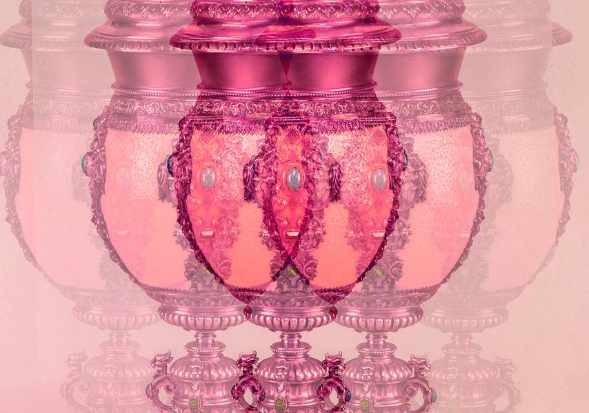 04.03.2023 Manufakturen-Blog-PopArt-Projekt: Straußenei-Pokal, rot - basierend auf einem Foto von Michael Bahlo von Koch & Bergfelds Straußenei-Pokal aus dem 19. Jahrhundert, klassische Gründerzeit-Kunst... (Grafik: Wigmar Bressel)