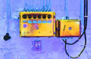 01.03.2023 Manufakturen-Blog-PopArt-Projekt: Elekroverteilung II, flieder - basierend auf einem Foto aus der Leinenweberei Seegers &_Sohn in Steinhude (Foto: Wigmar Bressel)