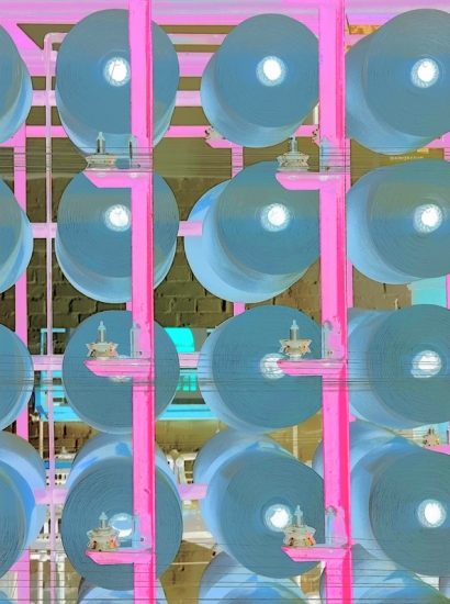 11.03.2023 Manufakturen-Blog-PopArt-Projekt: Maschine V, pink - basierend auf einem Foto am Gestell zum Schärstuhl in der Leinenweberei Seegers & Sohn im niedersächsischen Steinhude (Foto: Wigmar Bressel)