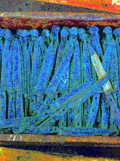 19.06.2023 Manufakturen-Blog-PopArt-Projekt: Rohlinge II, blau - basierend auf einem Foto aus der Produktion der Messerschmiede Güde in Solingen (Foto: Wigmar Bressel)