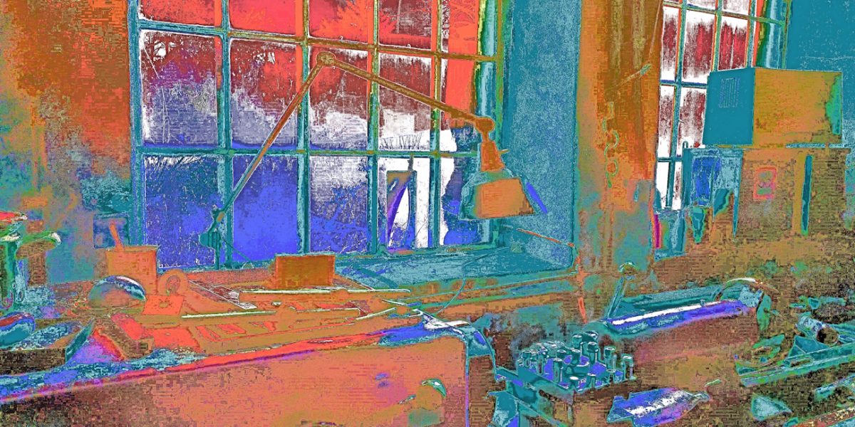 Manufakturen-Blog-PopArt-Projekt: Werkstatt III, orange (Foto: Wgmar Bressel) - basierend auf einem Foto aus der Schlosserei in der Leinenmanufaktur Hoffmann in Neukirch/Oberlausitz