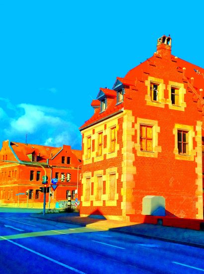 Manufakturen-Blog-PopArt-Projekt: Ankerstein (Alte Produktion), blau / orange (Foto: Wigmar Bressel) - basierend auf einem Foto vom historischen Werks-Komplex an der berühmten Kreuzung im thüringischen Rudolstadt; dort startete der erste Systembaukasten mit den Klötzchen aus Quarzsand, Leinöl und Kreide im 19. Jahrhundert seinen Siegeslauf...