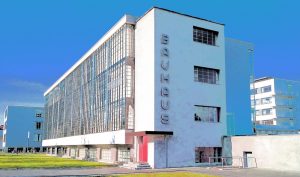 Manufakturen-Blog-PopArt-Projekt: Bauhaus Dessau, hellblau (Foto: Wigmar Bressel)