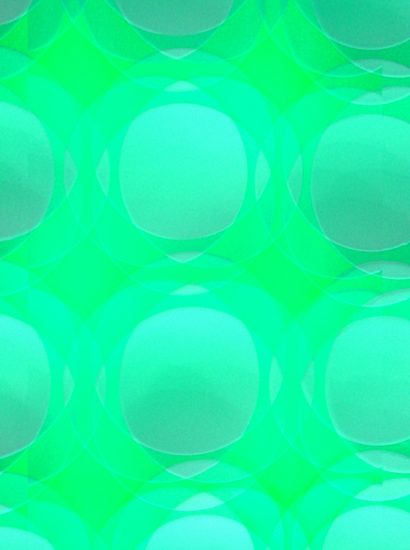 Manufakturen-Blog-PopArt-Projekt: Schalen (Fahnen), lindgrün (Foto: Wigmar Bressel) - basierend auf einem Foto von Porzellanschalen während der Produktion in der Werkstatt der Independent-Keramikerin Claudia Schoemig in der Raumerstraße 35 in Berlin