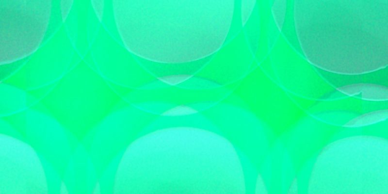 Manufakturen-Blog-PopArt-Projekt: Schalen (Fahnen), lindgrün (Foto: Wigmar Bressel) - basierend auf einem Foto von Porzellanschalen während der Produktion in der Werkstatt der Independent-Keramikerin Claudia Schoemig in der Raumerstraße 35 in Berlin