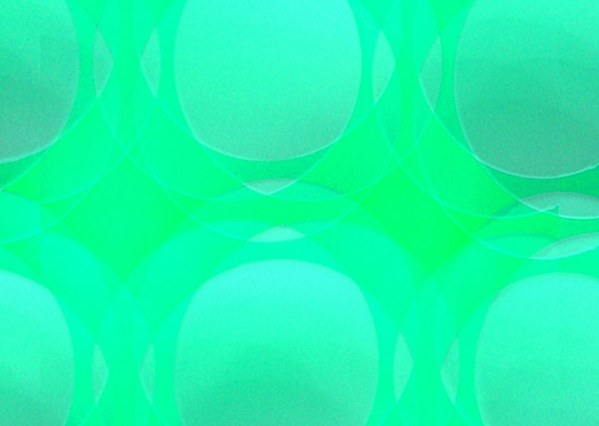 Manufakturen-Blog-PopArt-Projekt: Schalen (Fahnen), lindgrün (Foto: Wigmar Bressel) - basierend auf einem Foto von Porzellanschalen während der Produktion in der Werkstatt der Independent-Keramikerin Claudia Schoemig in der Raumerstraße 35 in Berlin