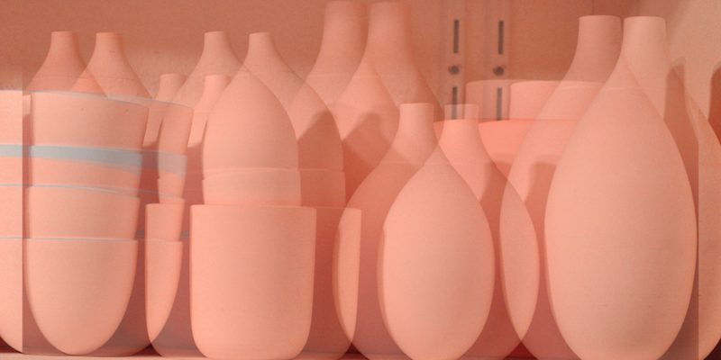 Manufakturen-Blog-PopArt-Projekt: Becher und Vasen I, nude (Foto: Wigmar Bressel) - basierend auf einem Foto in der Werkstatt der Independent-Keramikerin Claudia Schoemig in der Raumerstraße 35 in Berlin