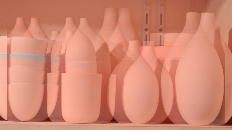 Manufakturen-Blog-PopArt-Projekt: Becher und Vasen I, nude (Foto: Wigmar Bressel) - basierend auf einem Foto in der Werkstatt der Independent-Keramikerin Claudia Schoemig in der Raumerstraße 35 in Berlin