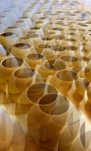 Manufakturen-Blog-PopArt-Projekt: Matebecher, ocker (Foto: Wigmar Bressel) - basierend auf einem Foto in der Produktion der Independent-Keramikerin Franziska M. Köllner in Leipzig