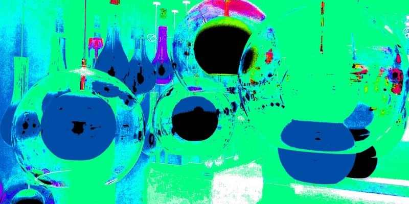 Manufakturen-Blog-PopArt-Projekt: Planeten II, lindgrün (Foto: Wigmar Bressel) basierend auf einem Foto eines Siebdrucks mit Lampen im Ausstellungsraum der Glasmanufaktur Harzkristall in Derenburg bei Wernigerode