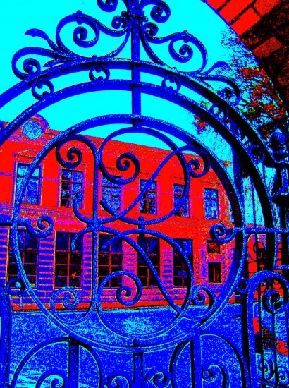 Manufakturen-Blog-PopArt-Projekt: Koch & Bergfeld Silberwarenmanufaktur III, rot / blau (Foto: Wigmar Bressel) - basierend auf einem Foto am historischen Standort Kirchweg 200 in der Bremer Neustadt