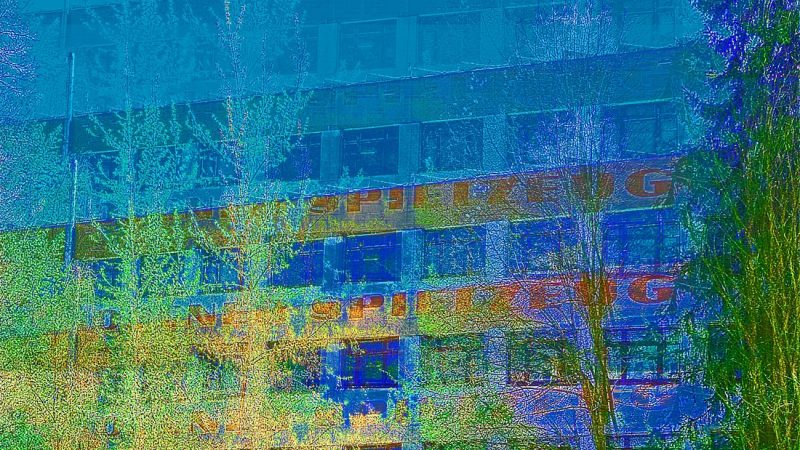 Manufakturen-Blog-PopArt-Projekt: Kösener Spielzeugmanufaktur, blau (Foto: Wigmar Bressel) Altes Werk DDR Bad Kösen
