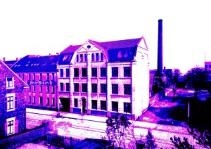 Manufakturen-Blog-PopArt-Projekt: Messerschmiede Böker, violett (Foto: Wigmar Bressel) - basierend auf einem historischen Foto von der später im 2. Weltkrieg zerstörten und anders wieder aufgebauten Produktion der Messerschmiede in Solingen