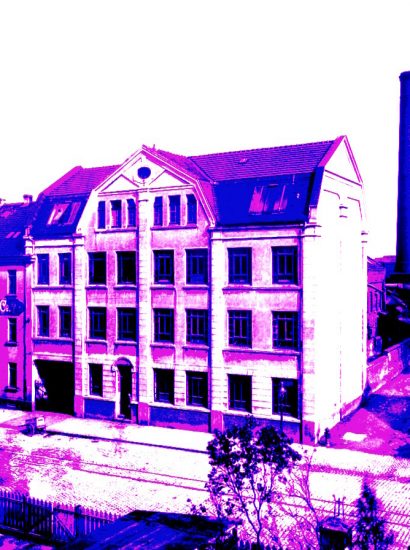 Manufakturen-Blog-PopArt-Projekt: Messerschmiede Böker, violett (Foto: Wigmar Bressel) - basierend auf einem historischen Foto von der später im 2. Weltkrieg zerstörten und anders wieder aufgebauten Produktion der Messerschmiede in Solingen