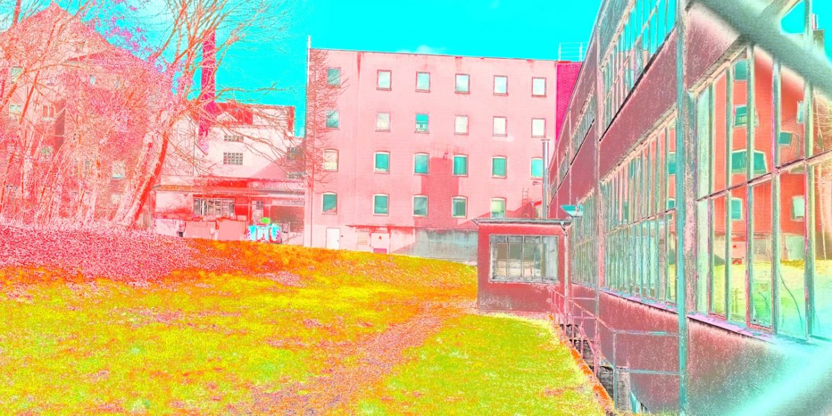 Manufakturen-Blog-PopArt-Projekt: Porzellanmanufaktur Dibbern III, rosa (Foto: Wigmar Bressel) - basierend auf einem Foto von den Produktionsgebäuden in Hohenberg an der Eger