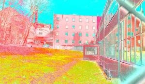 Manufakturen-Blog-PopArt-Projekt: Porzellanmanufaktur Dibbern III, rosa (Foto: Wigmar Bressel) - basierend auf einem Foto von den Produktionsgebäuden in Hohenberg an der Eger