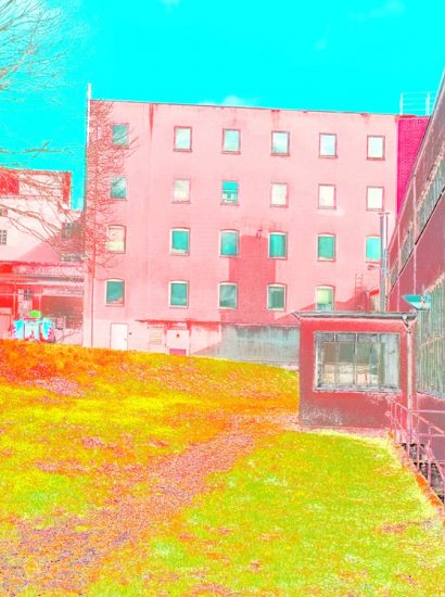 Manufakturen-Blog-PopArt-Projekt: Porzellanmanufaktur Dibbern III, rosa (Foto: Wigmar Bressel) - basierend auf einem Foto von den Produktionsgebäuden in Hohenberg an der Eger