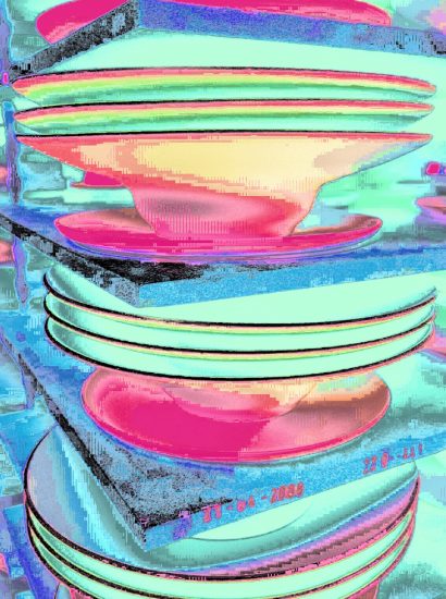 Manufakturen-Blog-PopArt-Projekt: Teller IV, lindgrün (Foto: Wigmar Bressel) - basierend auf einem Foto von Pastatellern in der Produktion der niedersächsischen Porzellanmanufaktur Fürstenberg