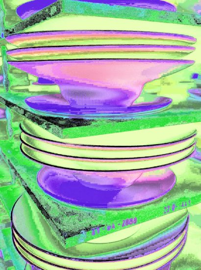 Manufakturen-Blog-PopArt-Projekt: Teller IV, zitronengelb (Foto: Wigmar Bressel) - basierend auf einem Foto von Pastatellern in der Produktion der niedersächsischen Porzellanmanufaktur Fürstenberg