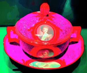 Manufakturen-Blog-PopArt-Projekt: Deckelterrine I, pink / rot (Foto: Wigmar Bressel)