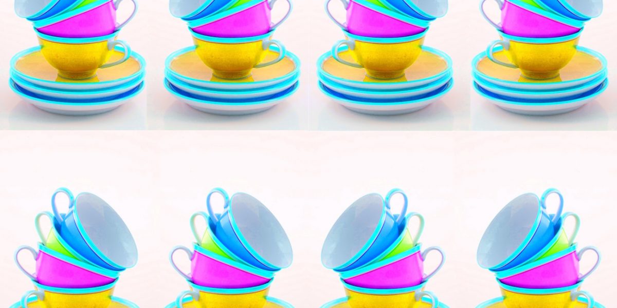 Manufakturen-Blog-PopArt-Projekt: 32 Tassen, türkis / golden (Foto: Wigmar Bressel)