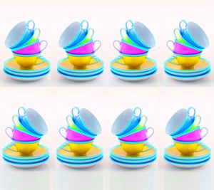 Manufakturen-Blog-PopArt-Projekt: 32 Tassen, türkis / golden (Foto: Wigmar Bressel)