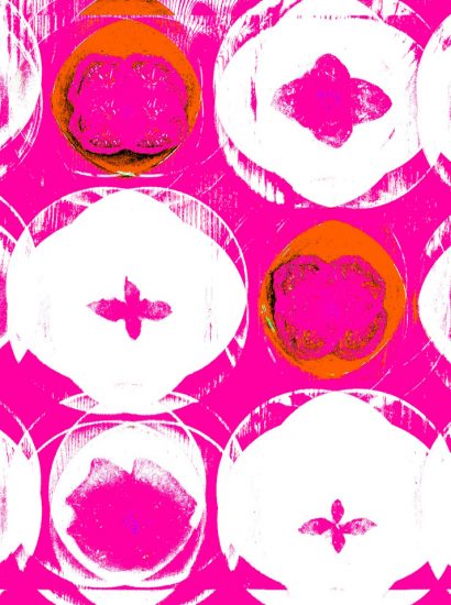 Manufakturen-Blog-PopArt-Projekt: Teller VIII (Fahnen), quer 'Himbeertraum' (Foto: Wigmar Bressel) - basierend auf einem Foto von Kathrin Ritzi-Schaufelberger von Tellern des eidgenössischen Ritziporzellan aus Kradolf