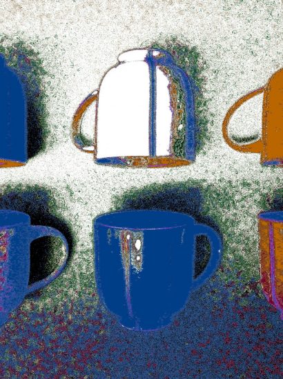 Manufakturen-Blog-PopArt-Projekt: Becher I, weiß (Foto: Wigmar Bressel) - basierend auf einem Foto von Bechern aus Feinsteinzeug der Independent-Keramikerin Tanja Möwis in Bremen Wulwesstraße 12