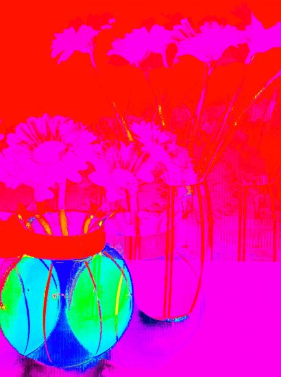 Manufakturen-Blog-PopArt-Projekt: Vasen IV, lila (Foto: Wigmar Bressel) - basierend auf einem Foto von Bechern aus Feinsteinzeug der Independent-Keramikerin Tanja Möwis in Bremen Wulwesstraße 12