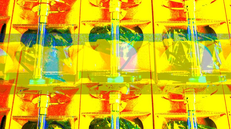 Manufakturen-Blog-PopArt-Projekt: Bauhaus-Lampe I, gelb (Foto: Wigmar Bressel) Tecnolumen Bremen Wilhelm Wagenfeld 1924 W24