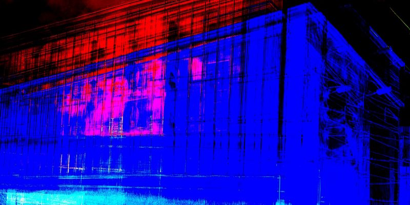 Manufakturen-Blog-PopArt-Projekt: Weimarer Porzellanmanufaktur bei Nacht II (Heizhaus), blau (Foto: Wigmar Bressel) Weimar-Porzellan