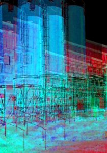 Manufakturen-Blog-PopArt-Projekt: Weimarer Porzellanmanufaktur bei Nacht I (Silos), blau (Foto: Wigmar Bressel) Weimar-Porzellan Blankenhain