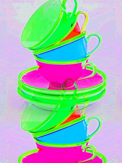 Manufakturen-Blog-PopArt-Projekt: Tassen II dreifach, neongrün / hellblau / pink (Foto: Wigmar Bressel) - basierend auf einem Foto der Porzellanmanufaktur Reichenbach