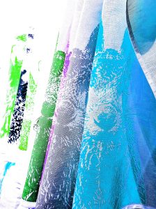 Manufakturen-Blog-PopArt-Projekt: Hase I, blau (Foto: Wigmar Bressel) - basierend auf einem Foto von Geschirrtüchern am Stand der Siebdruckerei Frohstoff aus Hamburg auf der Konsumgütermesse 'Ambiente' in Frankfurt am Main
