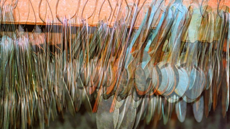 Manufakturen-Blog-PopArt-Projekt: Schablonen, lachsfarben (Foto: Wigmar Bressel) - basierend auf einem Foto im Werkzeugbau der Besteckmanufaktur von Koch & Bergfeld in der Bremer Neustadt