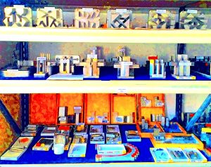 Manufakturen-Blog-PopArt-Projekt: Werkzeuge X, blau (Foto: Wigmar Bressel) - basierend auf einem Foto eines Regals mit Stahlwerkzeugen in der Produktion der gleichnamigen System-Baukasten-Manufaktur im thüringischen Rudolstadt